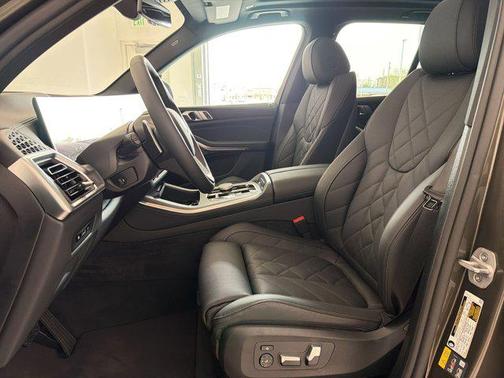 Manhattan Green Metallic 2026 BMW X5 PHEV xDrive50e