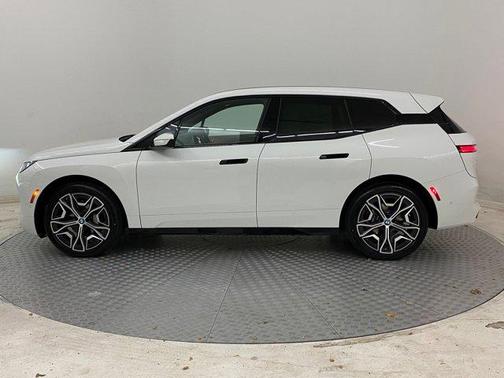 2026 BMW iX xDrive45