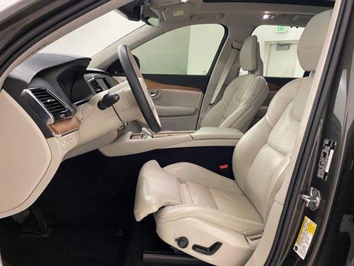 2020 Volvo XC90 Hybrid T8 Inscription 6 Passenger