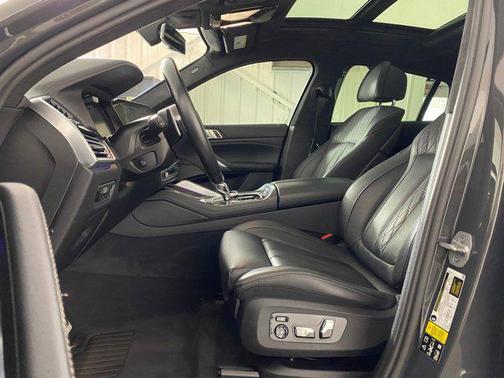 2023 BMW X6 M50i