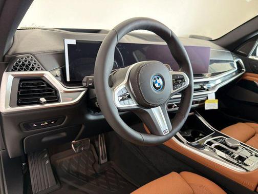 Dravit Grey Metallic 2026 BMW X5 PHEV xDrive50e