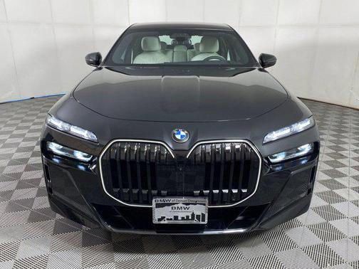 2026 BMW 760 xDrive