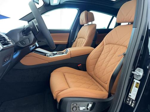 Carbon Black Metallic 2027 BMW X6 xDrive40i