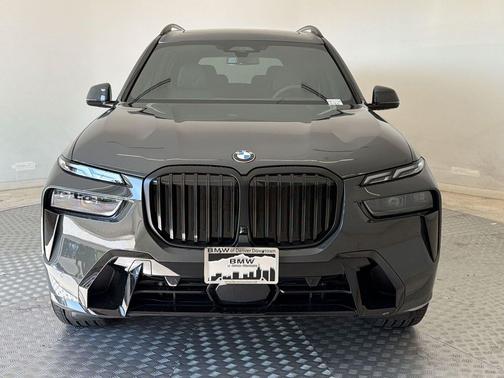 Dravit Grey Metallic 2027 BMW X7 xDrive40i
