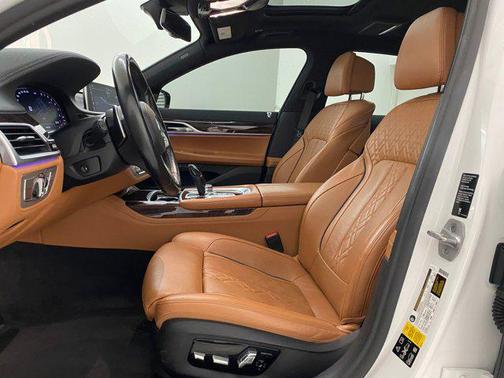 2021 BMW 750 i xDrive
