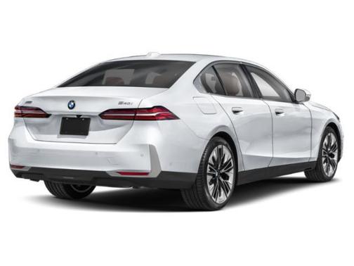 Cape York Green Metallic 2026 BMW 540 xDrive