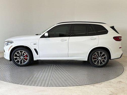 Alpine White 2023 BMW X5 PHEV xDrive45e