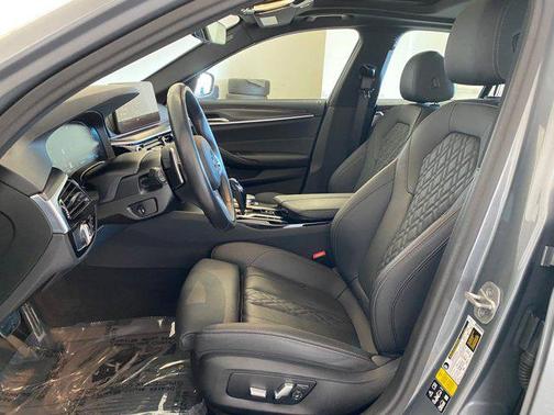 2023 BMW 540 i xDrive