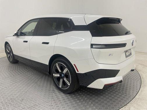 2025 BMW iX xDrive50