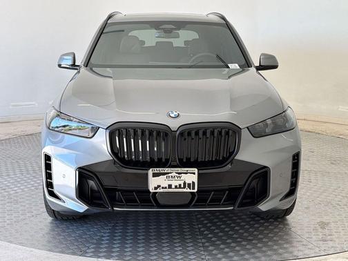 Skyscraper Grey Metallic 2026 BMW X5 xDrive40i