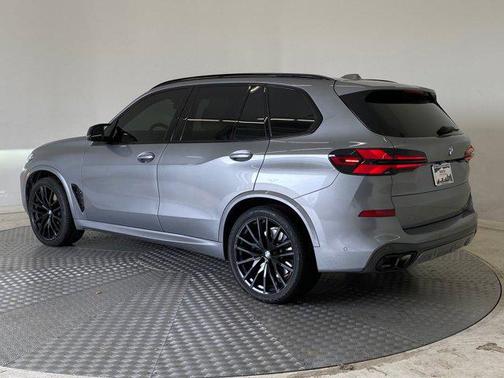 2024 BMW X5 M60i