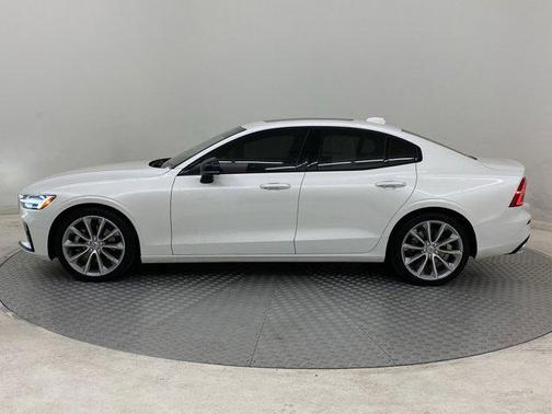 2021 Volvo S60 T5 Momentum