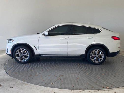 2023 BMW X4 xDrive30i