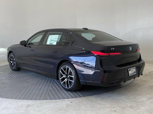 2025 BMW i7 xDrive60