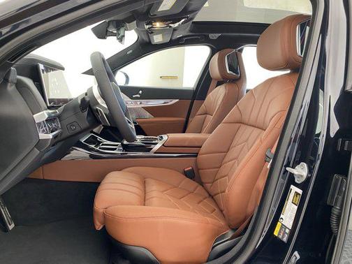 2025 BMW i7 xDrive60
