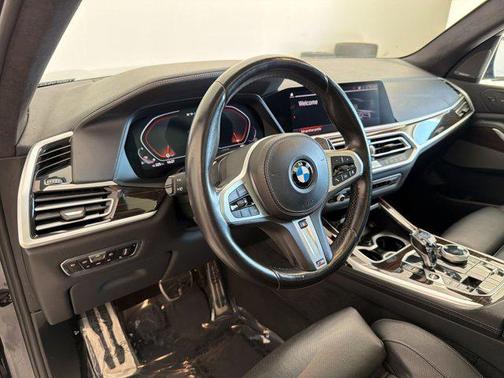 Arctic Grey Metallic 2021 BMW X7 M50i