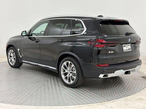 Black Sapphire Metallic 2026 BMW X5 PHEV xDrive50e