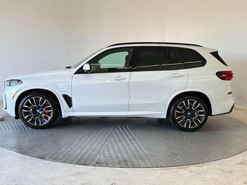 Mineral White Metallic 2026 BMW X5 PHEV xDrive50e
