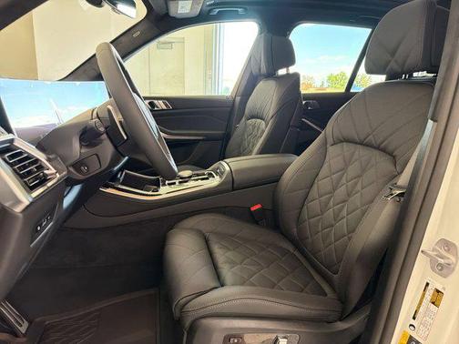Mineral White Metallic 2026 BMW X5 PHEV xDrive50e
