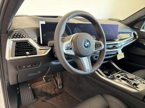 Mineral White Metallic 2026 BMW X5 PHEV xDrive50e