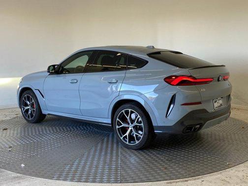 2025 BMW X6 M60i