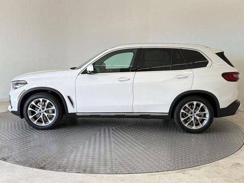 Alpine White 2023 BMW X5 xDrive40i
