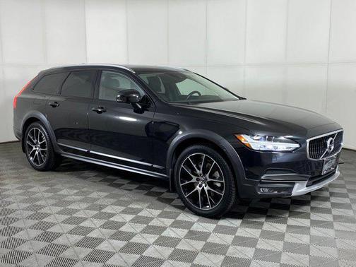 2018 Volvo V90 Cross Country T6