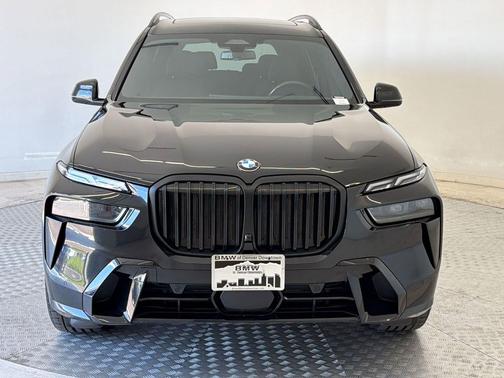 Black Sapphire Metallic 2023 BMW X7 xDrive40i