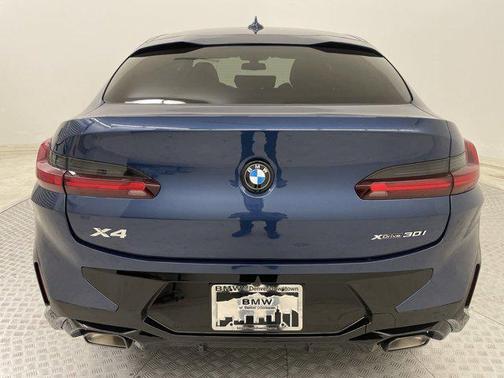 2025 BMW X4 xDrive30i