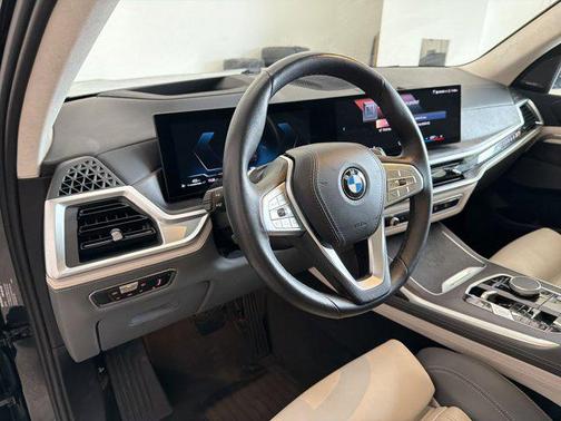 Black Sapphire Metallic 2023 BMW X7 xDrive40i