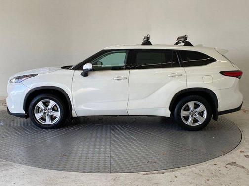 2021 Toyota Highlander LE
