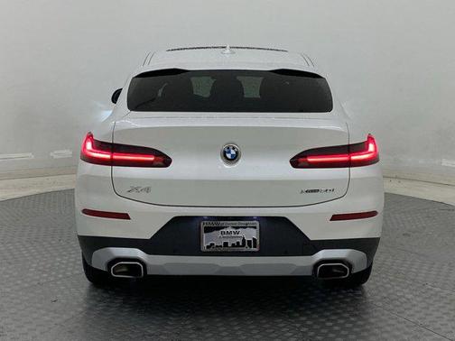 2024 BMW X4 xDrive30i
