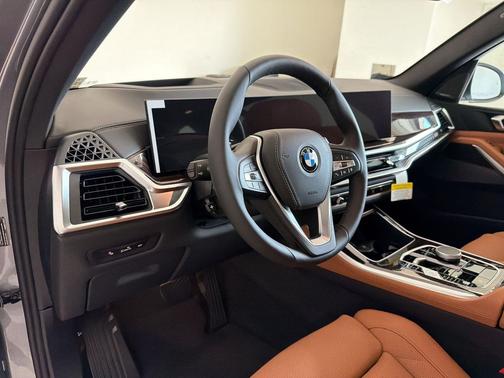 Skyscraper Grey Metallic 2026 BMW X5 xDrive40i