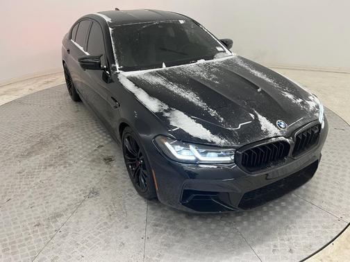 Photo 2 of 45 of 2022 BMW M5 Base