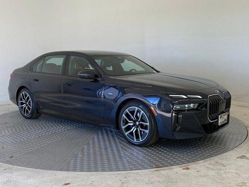 2026 BMW 750e i xDrive