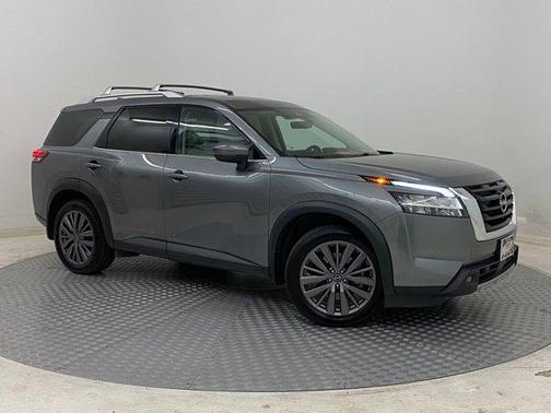 2023 Nissan Pathfinder SL 4WD