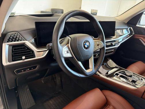 Dravit Grey Metallic 2024 BMW X7 xDrive40i