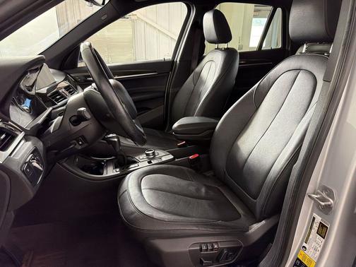 Glacier Silver Metallic 2018 BMW X1 xDrive28i