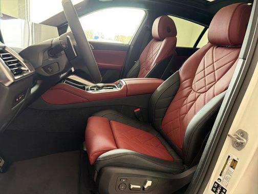 Mineral White Metallic 2026 BMW X6 xDrive40i
