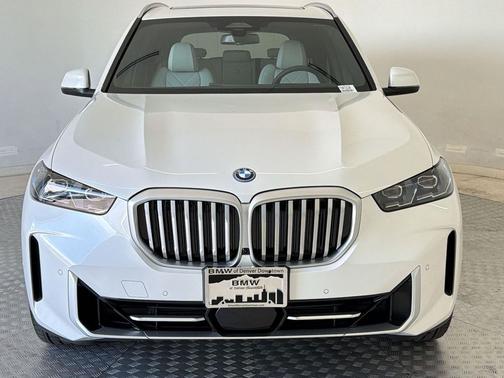 Mineral White Metallic 2026 BMW X5 PHEV xDrive50e