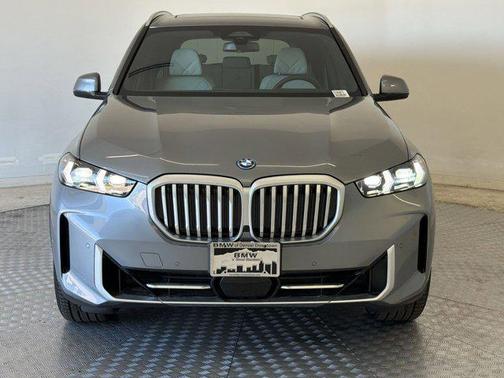 Skyscraper Grey Metallic 2026 BMW X5 PHEV xDrive50e