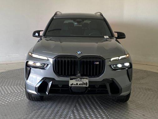 2025 BMW X7 M60i