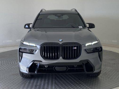 2025 BMW X7 M60i