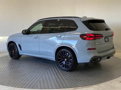 2026 BMW X5 M60i