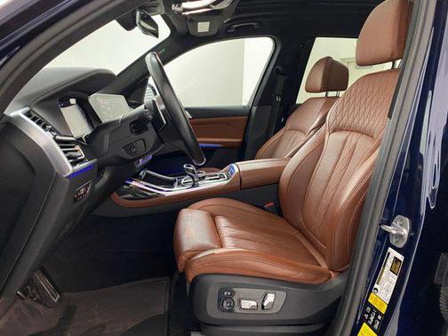 2021 BMW X7 M50i