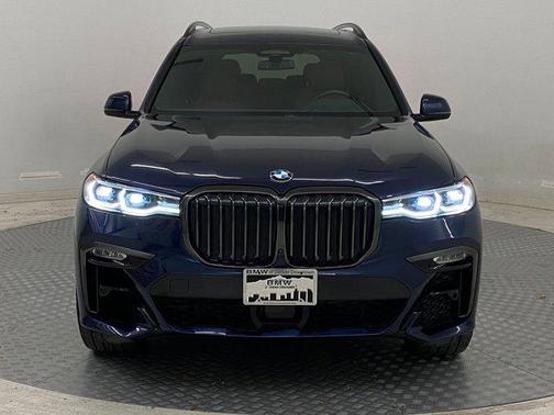 2021 BMW X7 M50i