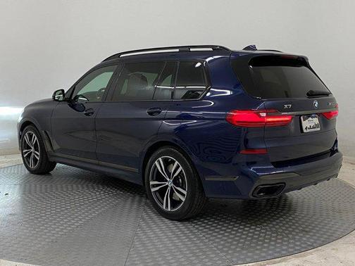 2021 BMW X7 M50i