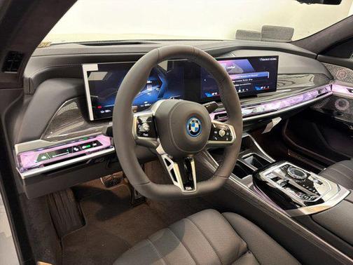 Brooklyn Grey Metallic 2026 BMW i7 xDrive60