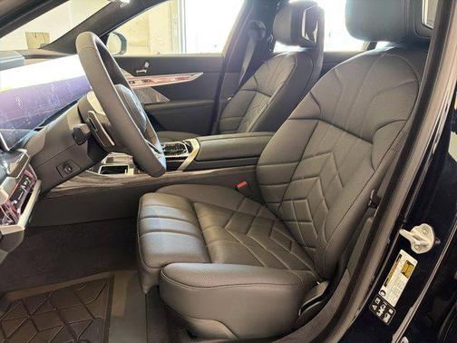 Carbon Black Metallic 2026 BMW 760 xDrive
