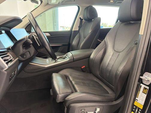 Black Sapphire Metallic 2019 BMW X7 xDrive40i